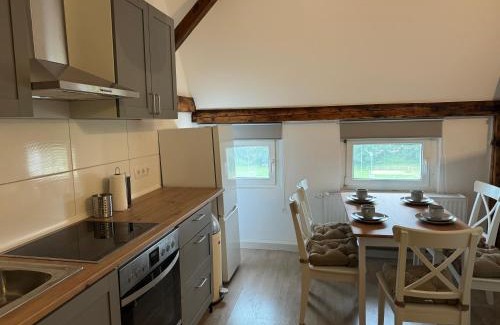 Halle Apartment | Appartement "Martin" mit Balkon, 3 Schlafzimmern und Parkplatz