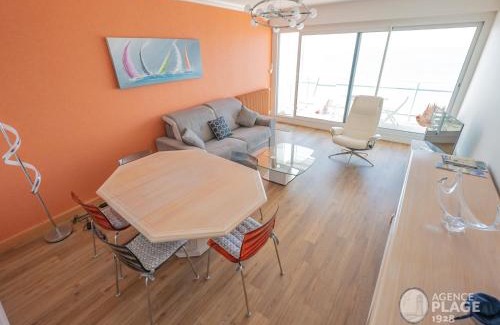 Les Sables d'Olonne Apartment | Appartement moderne 80m² avec wifi, lave-vaisselle, balcon et vue mer - FR-1-197-539