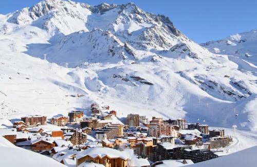 Val-Thorens Apartment | Appartement moderne à Val Thorens - 4 pers - 1 chambre, 1 cabine, skis aux pieds, balcon - FR-1-637-30