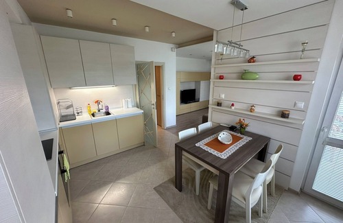 Vitosha District Apartment | Appartement Moderne, Calme et Chaleureux! Parking Privé Souterrain!
