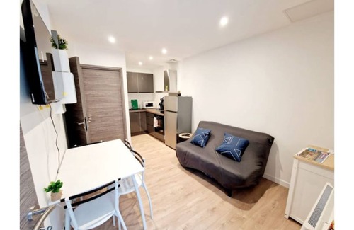 Chateauvert House | Appartement Moderne Neuf F2 Centre ville