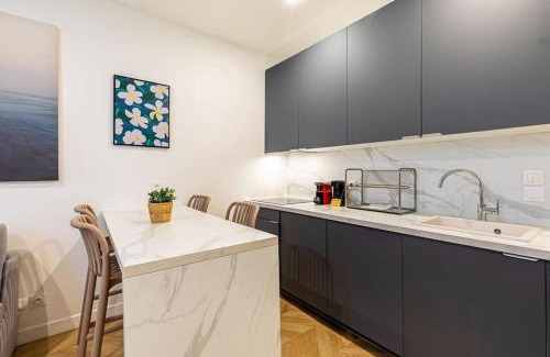 Quartier de la Plaine-de-Monceaux Apartment | Appartement moderne pour 4 proche Arc de Triomphe