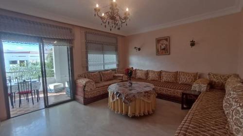 Skhirat Plage Apartment | Appartement moderne proche de la plage avec piscine