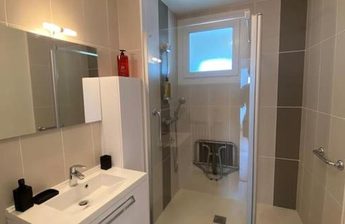 Liberation Apartment | Appartement neuf, 3 chambres avec vue panoramique