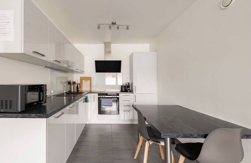 Livange Apartment | Appartement Neuf et Moderne Pour 5-6p