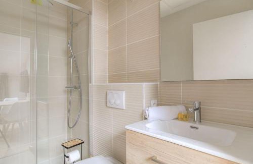 Vassieux - Crepieux Apartment | Appartement neuf, clim et parking, Caluire-Cité Intl