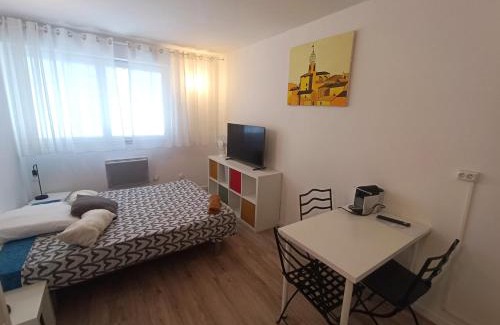 Saint-Lazare Apartment | Appartement neuf tout equipé à 600m de la gare ST Charles