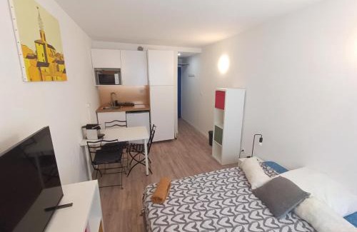 Saint-Lazare Apartment | Appartement neuf tout equipé à 600m de la gare ST Charles