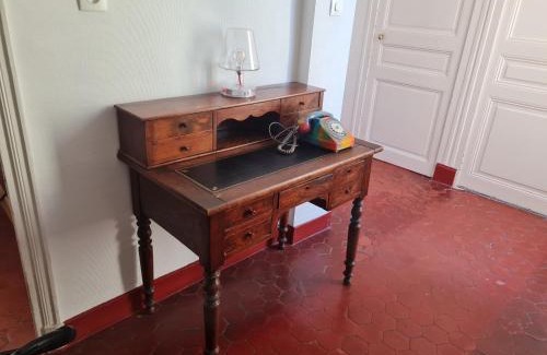 Nimes City Centre Apartment | Appartement nimes centre160m2 climatisation 3 chambres avec parking