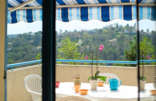 Chateauneuf-Grasse Apartment | Appartement Numéro 2 - piscine