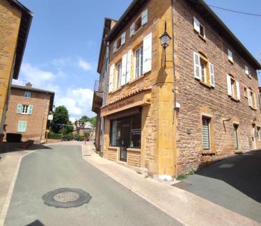 Theize Bed & Breakfast | Appartement Oingt - Les Meublés des Pierres Dorées