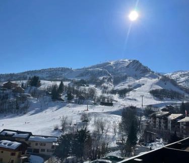 Saint-Sorlin-d'Arves Apartment | Appartement Plein Sud Cosy 6 personnes très bien équipé ,Vue splendide, Terrasse, Spacieux,Bien situé, Randonnées,Ski