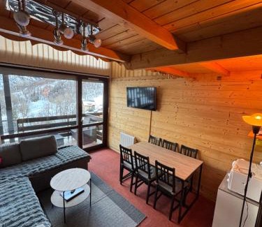 Saint-Sorlin-d'Arves Apartment | Appartement Plein Sud Cosy 6 personnes très bien équipé ,Vue splendide, Terrasse, Spacieux,Bien situé, Randonnées,Ski