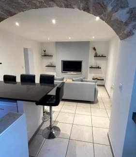Cabrieres Apartment | Appartement paisible entre terre et mer