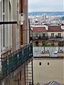 Pere Lachaise Apartment | appartement Paris bohème