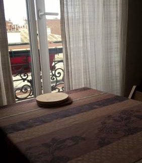 Pere Lachaise Apartment | appartement Paris bohème