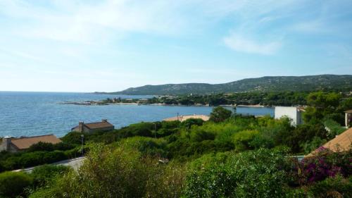 Tizzano Apartment | APPARTEMENT PIED DANS L EAU ET VUE MER MAGNIFIQUE