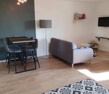 La Bohalle Apartment | Appartement Pierres de Loire- Linge inclus -1er étage
