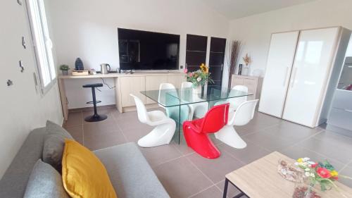 Bandol Apartment | Appartement Pinede Man Yelle