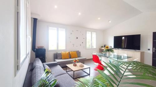 Bandol Apartment | Appartement Pinede Man Yelle