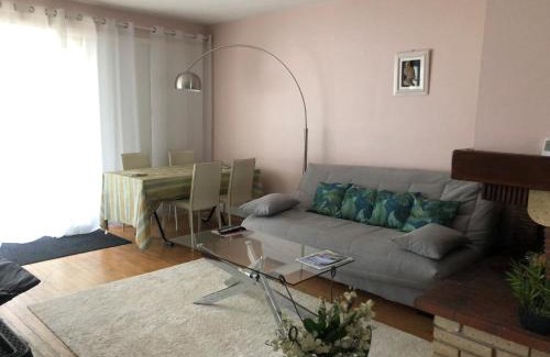 Nay Apartment | APPARTEMENT PLAIN-PIED Terrasse Jardin Parking