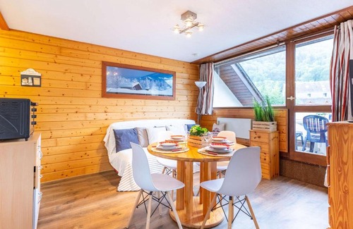 Saint-Lary-Soulan Apartment | Appartement pour 4 personnes avec balcon et garage, proche téléphérique et commerces à Saint-Lary - FR-1-296-478