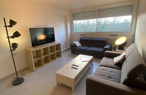 Cergy Apartment | Appartement Pour 4 à 5 Personnes Proximité RER A