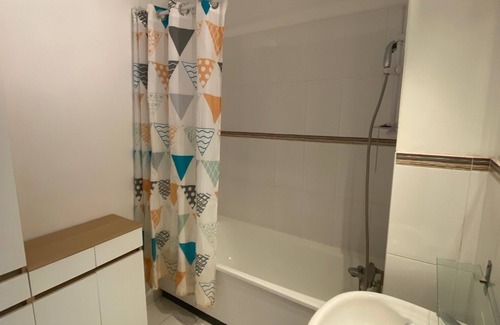 Cergy Apartment | Appartement Pour 4 à 5 Personnes Proximité RER A