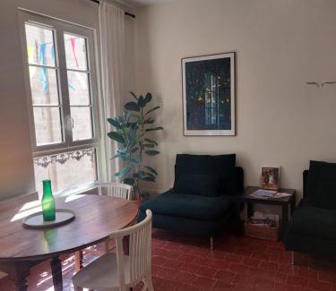 Semur-en-Auxois Apartment | Appartement pour 2 personnes, gîte La Loba