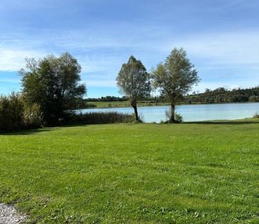 Clairvaux-les-Lacs Apartment | Appartement près du lac