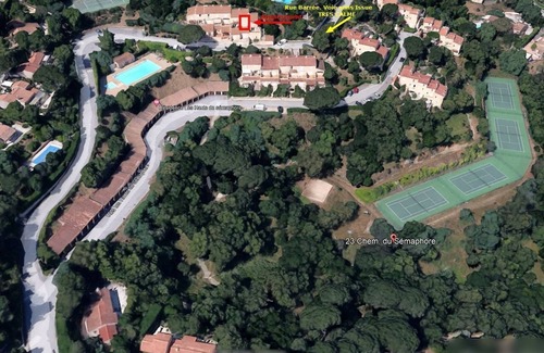 Sainte-Maxime Apartment | Appartement Proche du Sémaphore. Piscine. 4 Tennis. Calme. Végétation. Parking