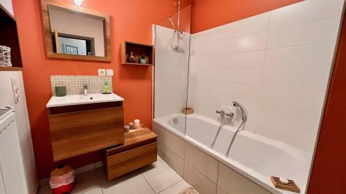 Maisieres Apartment | Appartement proche Pairi Daiza 6pers terrasse et jardin