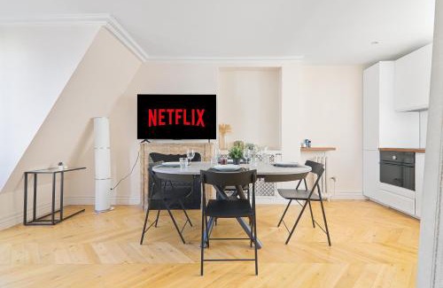 Gaillon Apartment | Appartement Quartier Rue de la Paix Free Netflix