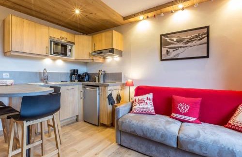 Meribel-Mottaret Apartment | Appartement rénové à Méribel, proche pistes, balcon, 4 couchages - FR-1-355-108