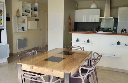 Dinard Apartment | Appartement Résidentiel, 60m2, 200m Plage du Port Blanc, Calme
