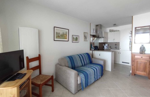 Bernieres-sur-Mer Apartment | Appartement Rez de Jardin, Face à la Mer