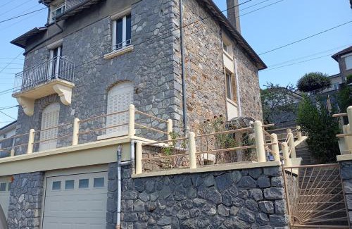 Tulle Apartment | Appartement renové 46m2 - Climatisé, Calme et proche commodités
