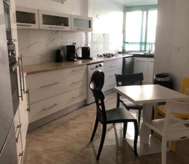 Ezzahra Apartment | Appartement richement meublé à Ezzahra