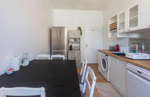Liege House | Appartement romantique de luxe à Liège Chambre, salon SDB privée 2e étage