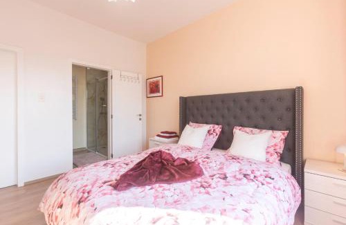 Liege House | Appartement romantique de luxe à Liège Chambre, salon SDB privée 2e étage