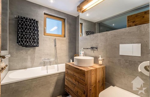 Saint-Pierre-de-Clages Apartment | Appartement Rosalp, 200m des télécabines,