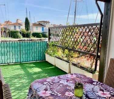 Port Grimaud Apartment | Appartement rue de l'amarrage à PORT GRIMAUD avec Terrasse vue canaux et garage