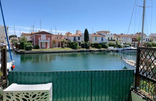 Port Grimaud Apartment | Appartement rue de l'amarrage à PORT GRIMAUD avec Terrasse vue canaux et garage
