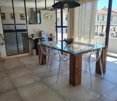 L'Isle-sur-la-Sorgue Apartment | Appartement standing bord Sorgue