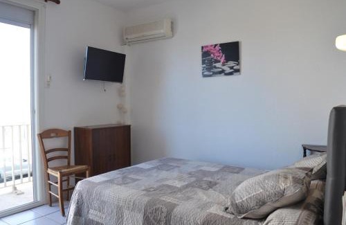 Saint-Cyprien Plage Apartment | Appartement studio 4 couchages SAINT CYPRIEN SC610-011