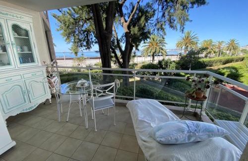 Saint-Laurent-du-Var Apartment | Appartement sur la Plage, Le Royal Beach