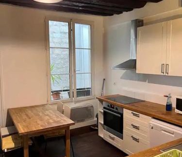 Saint-Germain-des-Pres Apartment | Appartement Saint-Germain-Des-Prés