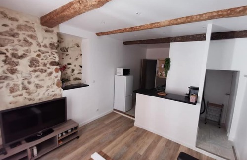 Nans-les-Pins Apartment | Appartement situé sur le Chemin des ROYS