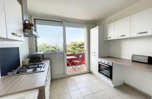 Donville-les-Bains Apartment | Appartement spacieux près de la plage et commerces, 4 couchages - FR-1-361-433