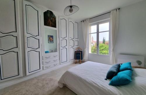 Couronne Urbaine Apartment | Appartement spacieux de standing - parking gratuit